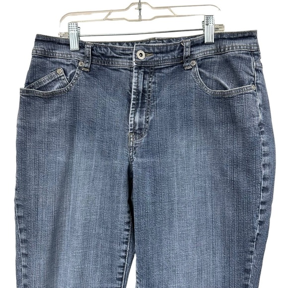 Chico's Jeans Platinum Denim Straight Leg Five-Pocket, size 2 - Picture 5 of 6